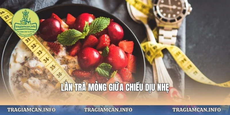 Làn trà mỏng giữa chiều dịu nhẹ